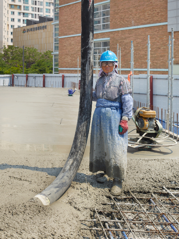 1. 김태동, _서서울미술관 건립 아카이브 프로젝트 2024-2026_ CHAPTER. 1, 2024-2026, 아카이벌 피그먼트 프린트.jpg